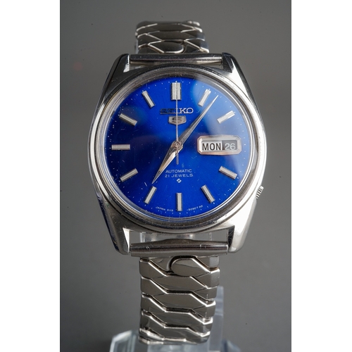 163 - Seiko men's watch, stainless steel with enamel blue dial