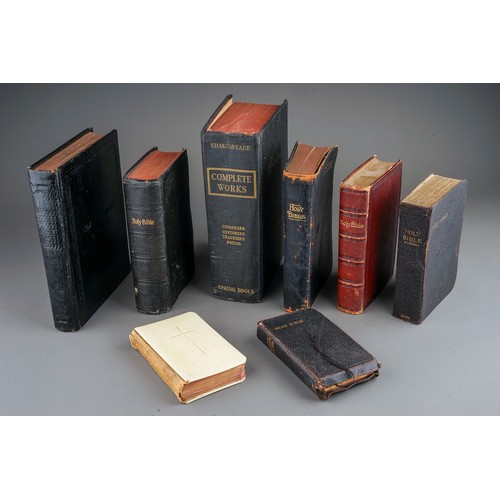 190 - Collection of 7 bibles to include one from 1895, 1918, 1891 together with The Complete works of Will... 