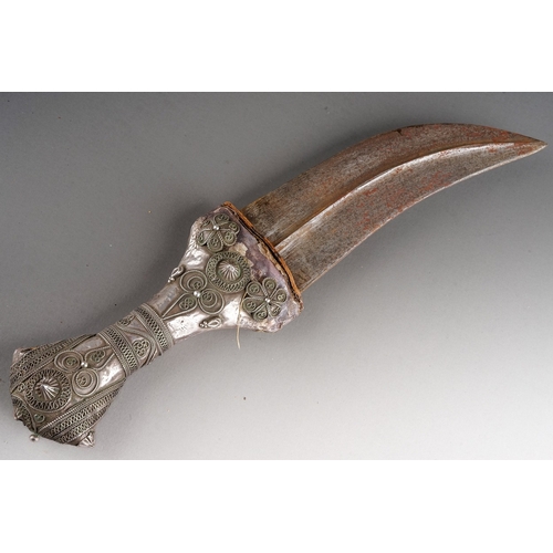 204 - Antique silver mounted Omani Khanjar / Jambiya dagger.