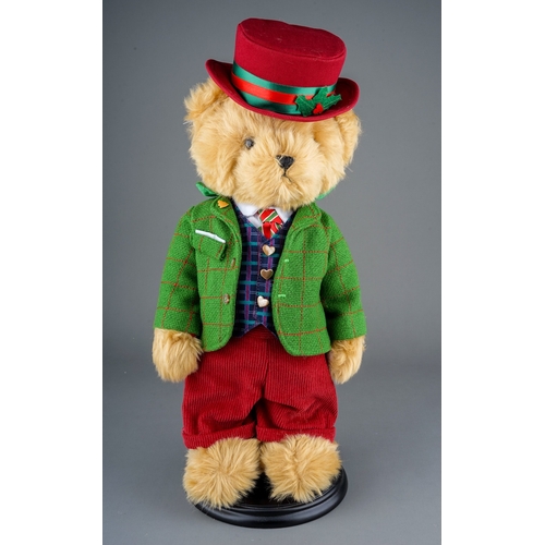 212 - A 2019 Danbury Mint Gilbert The Christmas Bear, with accessories (1)