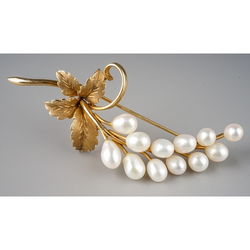 238 - A 14k yellow gold and pearl spray brooch, modelled as leaf and berry, approx 7cm, gross weight appro... 