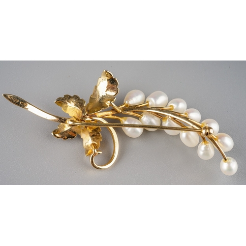 238 - A 14k yellow gold and pearl spray brooch, modelled as leaf and berry, approx 7cm, gross weight appro... 