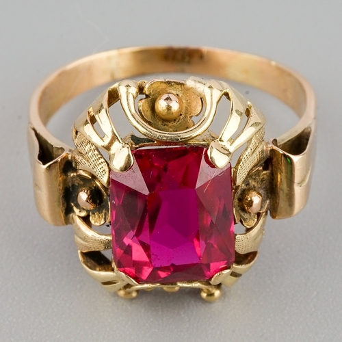 58 - A yellow gold and synthetic ruby ring, size M, unmarked assessed as approx 14k, gross weight 3.1g