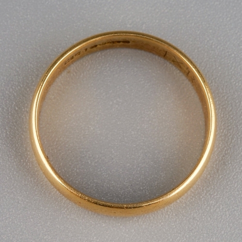 90 - An 18ct yellow gold ring, size L1/2, gross weight approx 2.9g