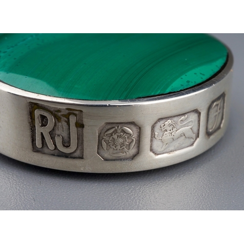 96 - A silver circular pendant, set with malachite and Blue John, approx 5cm, makers mark 'RJ', Sheffield... 