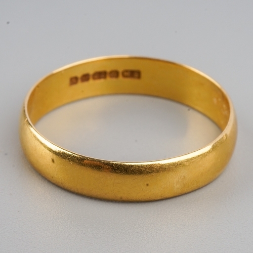 164 - A 22ct yellow gold ring, size M, gross weight approx 2.8g