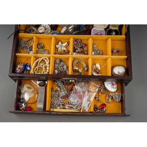 171 - Costume jewellery, including silver jewellery, Niello; chains, brooches; wristwatches; etc