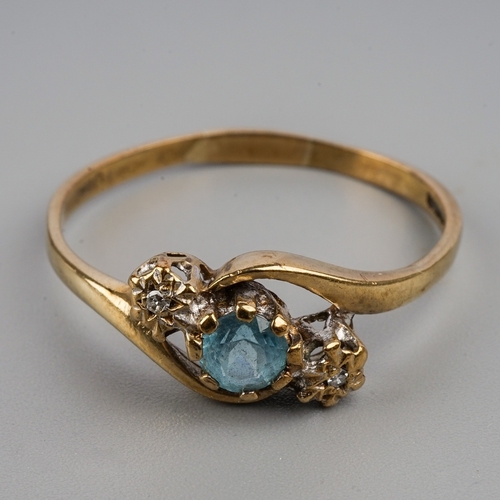 185 - 9 ct Diamond & Topaz Ring