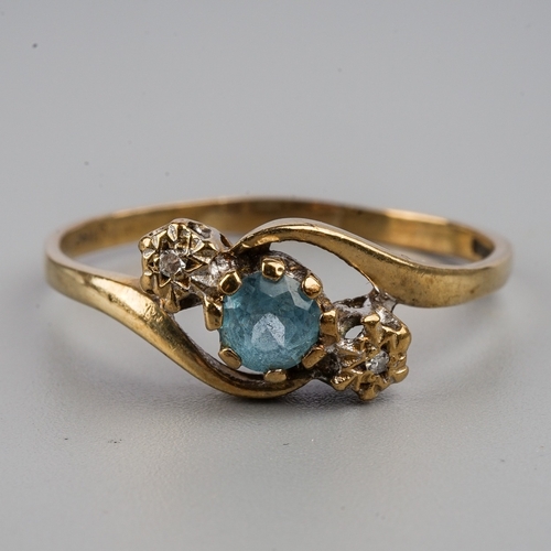 185 - 9 ct Diamond & Topaz Ring