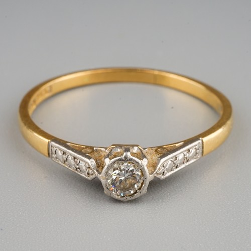 209 - An early 20th century18ct yellow gold and diamond solitaire ring, size T, gross weight approx 2.4g