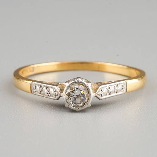 209 - An early 20th century18ct yellow gold and diamond solitaire ring, size T, gross weight approx 2.4g