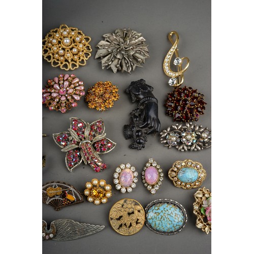 234 - Costume jewellery, including brooches, Arts and Crafts pewter and ceramic brooch; Victorian and late... 