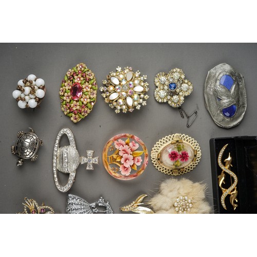 234 - Costume jewellery, including brooches, Arts and Crafts pewter and ceramic brooch; Victorian and late... 