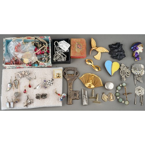 235 - Costume jewellery, including a 9ct gold pendant approx 3g; silver jewellery, silver pill box; brooch... 