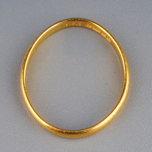 238 - 22 ct gold wedding band, gross weight 1.8g UK size N