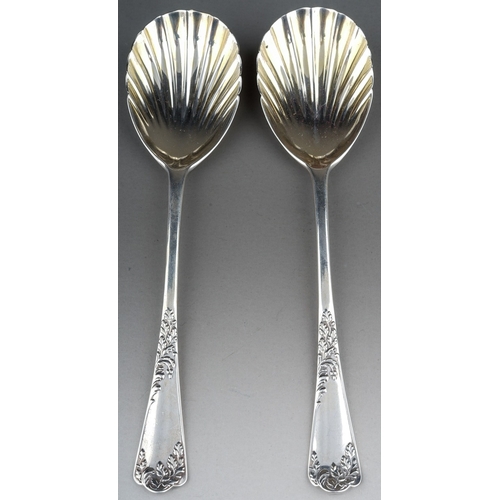 263 - London 1906 cased Sterling Silver serving spoons