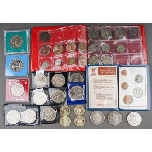 296 - A small collection of coins including three £5 coins and four £2 coins, assorted commemorative crown... 