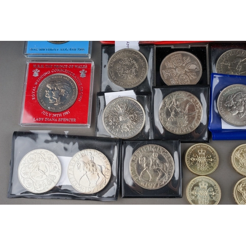 296 - A small collection of coins including three £5 coins and four £2 coins, assorted commemorative crown... 