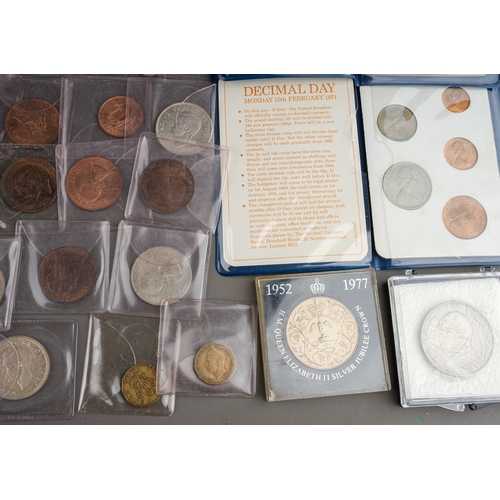 299 - A collection of 19th and 20th century British coins, including a small number of early 19th century ... 