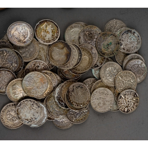 300 - A bag of assorted Victorian to Elizabeth II British coins and a small quantity of foreign coins, inc... 