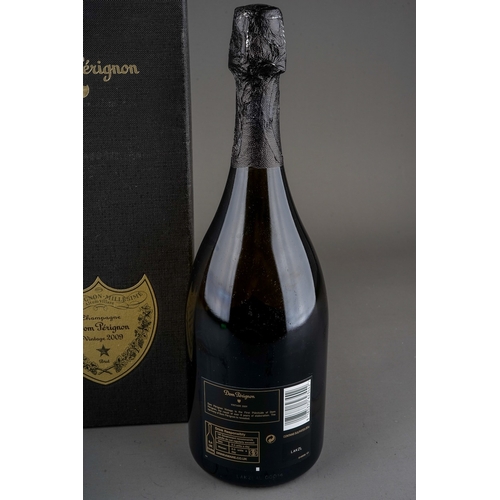 325 - A boxed bottle of Dom Perignon Vintage 2009 champagne, with inner card packing and leaflet, foil sea... 