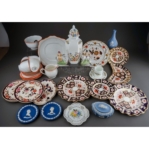 389 - Five pieces of Royal Crown Derby Imari 2451 pattern plates and other assorted ceramics, the 2451 pat... 