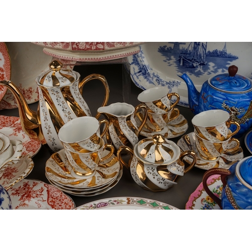 407 - Assorted ceramics to include: two Japanese tea sets; part Lucknow pattern dinner set and further cer... 