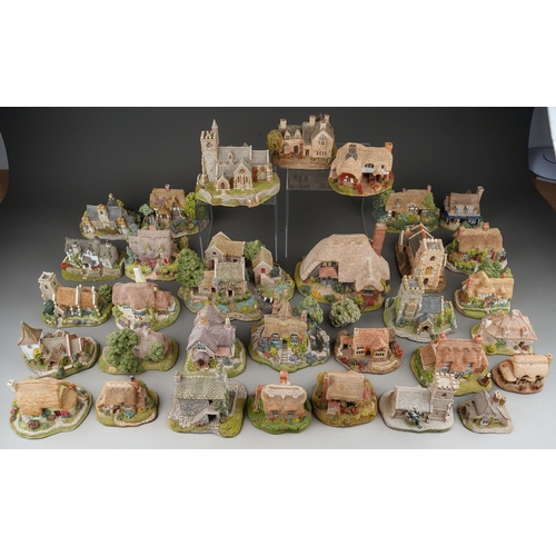 470 - Large collection of Lilliput lane houses to include Saxon cottage, Lakeland Christmas collection, ap... 