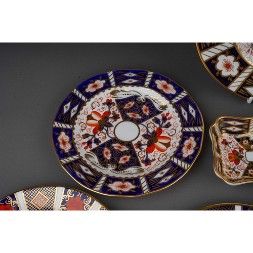 474 - Collection of Royal Crown Derby porcelain to include 2451 footed serving dish and plates and 2 1128 ... 