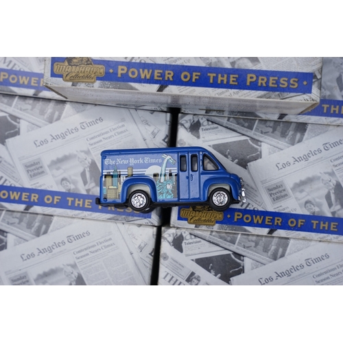 546 - Two trays of modern diecast to include boxed Matchbox Models of Yesteryear Power of the Press YPP04 ... 