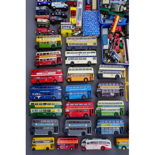 551 - One tray of HO scale and smaller model railway vehicles European outline