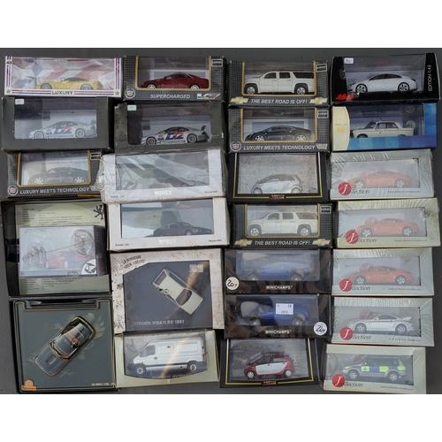 561 - One tray of approx. 30 Minichamps diecast cars, boxed. af