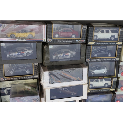 561 - One tray of approx. 30 Minichamps diecast cars, boxed. af