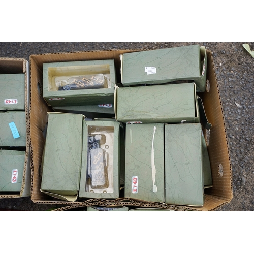 568 - A very large collection of boxed Military vehicles , damaged boxes (5)