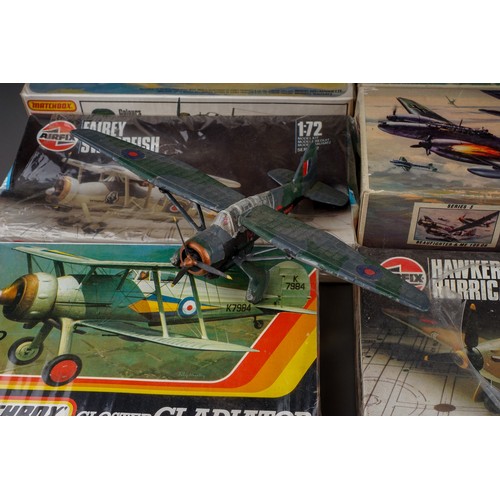 581 - Nine boxed / packaged unbuilt 1:72 scale aircraft model making kits and two built model aircrafts, t... 