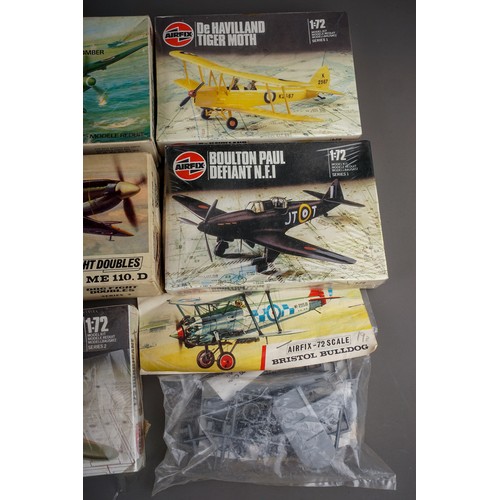 581 - Nine boxed / packaged unbuilt 1:72 scale aircraft model making kits and two built model aircrafts, t... 