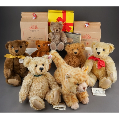 595 - A collection of Modern Steiff Teddy Bears to include: two Classic 1909s (brown and yellow plush); a ... 