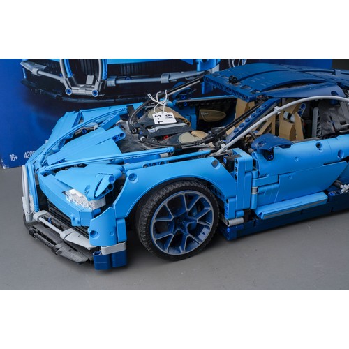 608 - Lego Technic Bugatti Chiron (blue) 42083 1:8 scale, constructed, with box and instructions, appears ... 