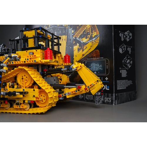 610 - Lego Technic Control D11 Cat Bulldozer 42131 constructed with box and instructions, appears complete... 