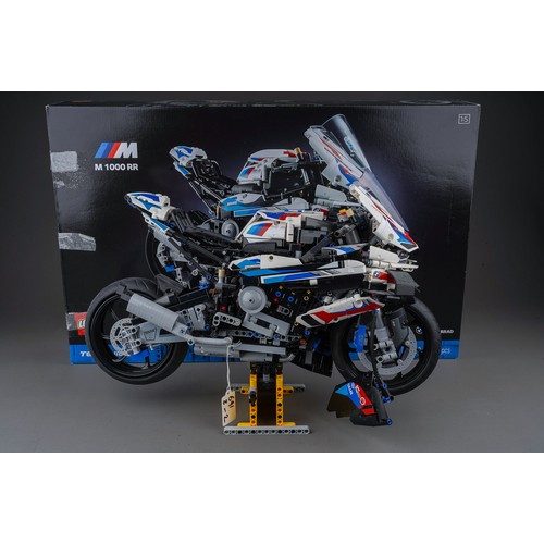 611 - Lego Technic BMW Motorrad M1000 RR motobike 42130 1:5 scale, constructed with box and instructions, ... 