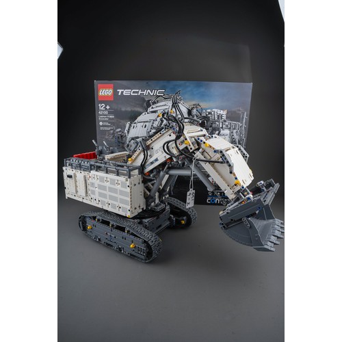 612 - Lego Liebherr Technic R9800 Excavator 42100, constructed, appears complete but unchecked