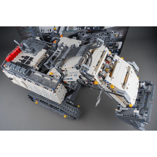 612 - Lego Liebherr Technic R9800 Excavator 42100, constructed, appears complete but unchecked