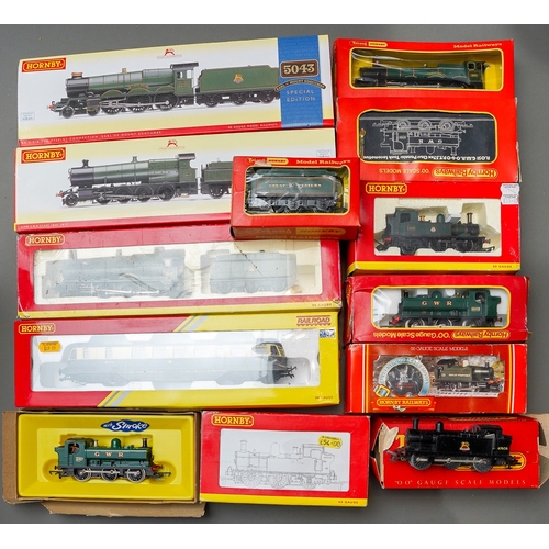 618 - Assorted Hornby OO gauge locomotives and tenders to include: R3301 BR 4-6-0 Castle Class 