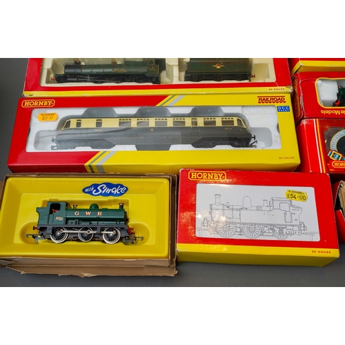 618 - Assorted Hornby OO gauge locomotives and tenders to include: R3301 BR 4-6-0 Castle Class 