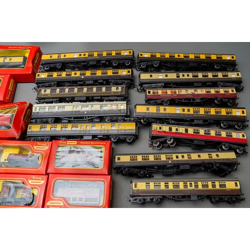 619 - Assorted mainly Tri-ang Hornby model railway 00 gauge carriages, rolling stock and wagons, boxed and... 