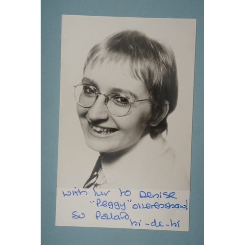 653 - Autographs, a folder containing approximately one hundred signed publicity cards, photographs and le... 