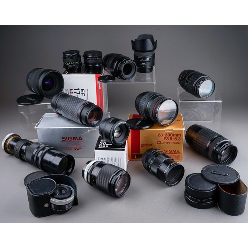 666 - A collection of 15 Canon fit lenses including Canon EF 75-300mm f4-5.6 lens, a Sigma 12-24mm 4.5-5.6... 