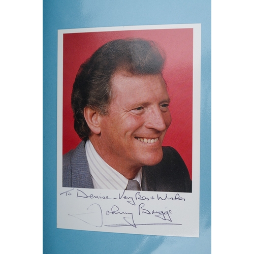 725 - Autographs, TV soaps, gardening, cookery, authors, politics and others, a folder containing approxim... 