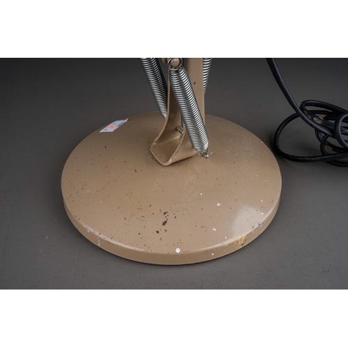 750 - A mushroom coloured model 90 Anglepoise desk lamp, circular base, max height 81cm