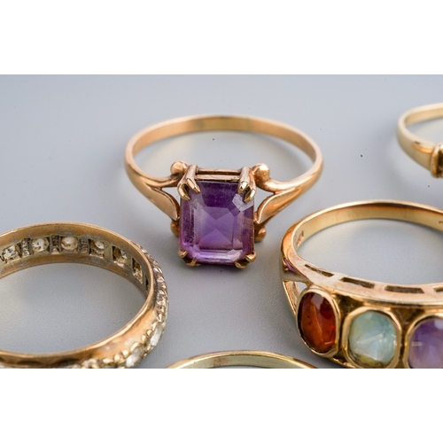 21 - A group of 9ct yellow gold and gem-set rings, including amethyst and pearl, size O1/2; amethyst, siz... 